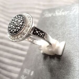 Kohl's | Silver and Black Ring Size 8 - NWT